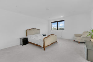 Photo 32- click for photo gallery